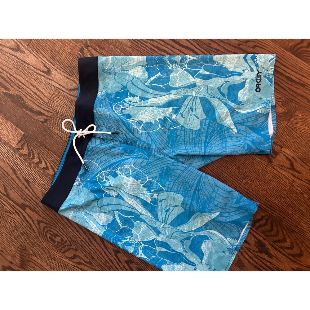 Oakley Board Shorts Blue Floralโ Palm Print Custom Fit Swim Trunks XL Surf Beach